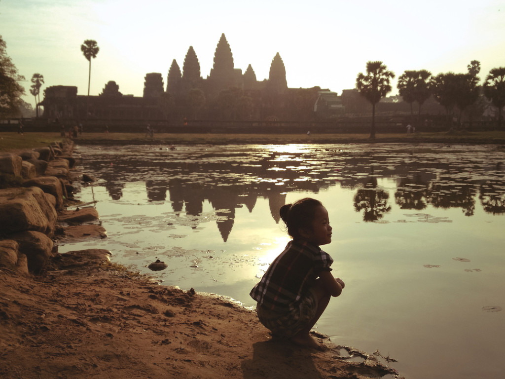 little-girl-cambodia-angkor-wat